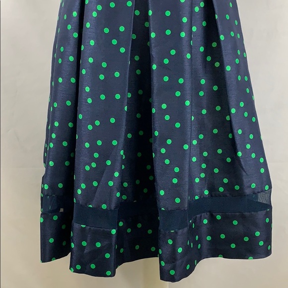 Taylor pleated A-line, mesh dress with pockets! - Picture 4 of 8